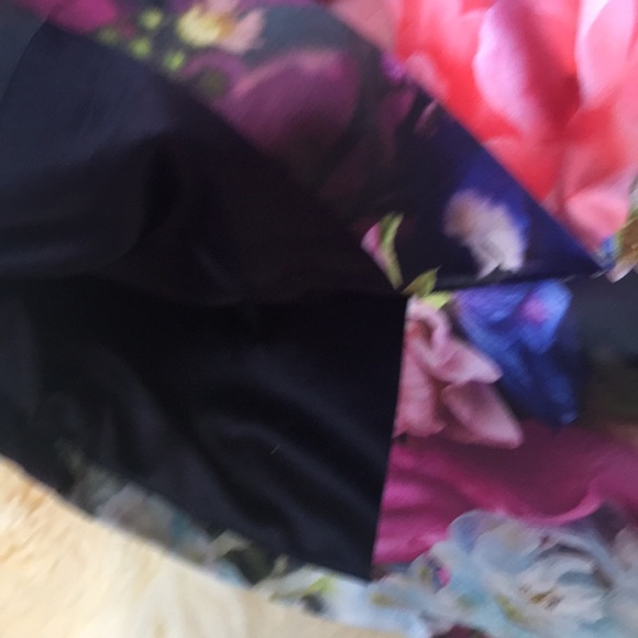 Ted Baker Floral Navy Pencil Skirt 1 - Picture 6 of 8